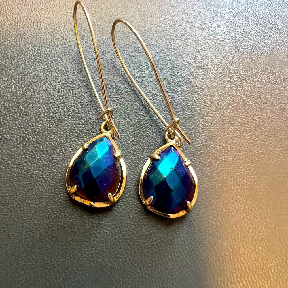 Kendra Scott drop earrings!